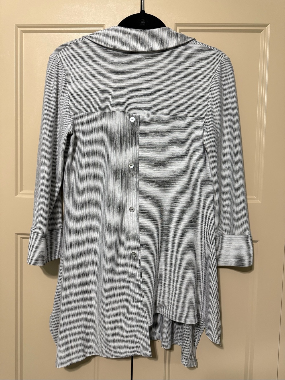 Joseph Ribkoff Light Gray Button-Front Tunic Blouse - Picture 6 of 9